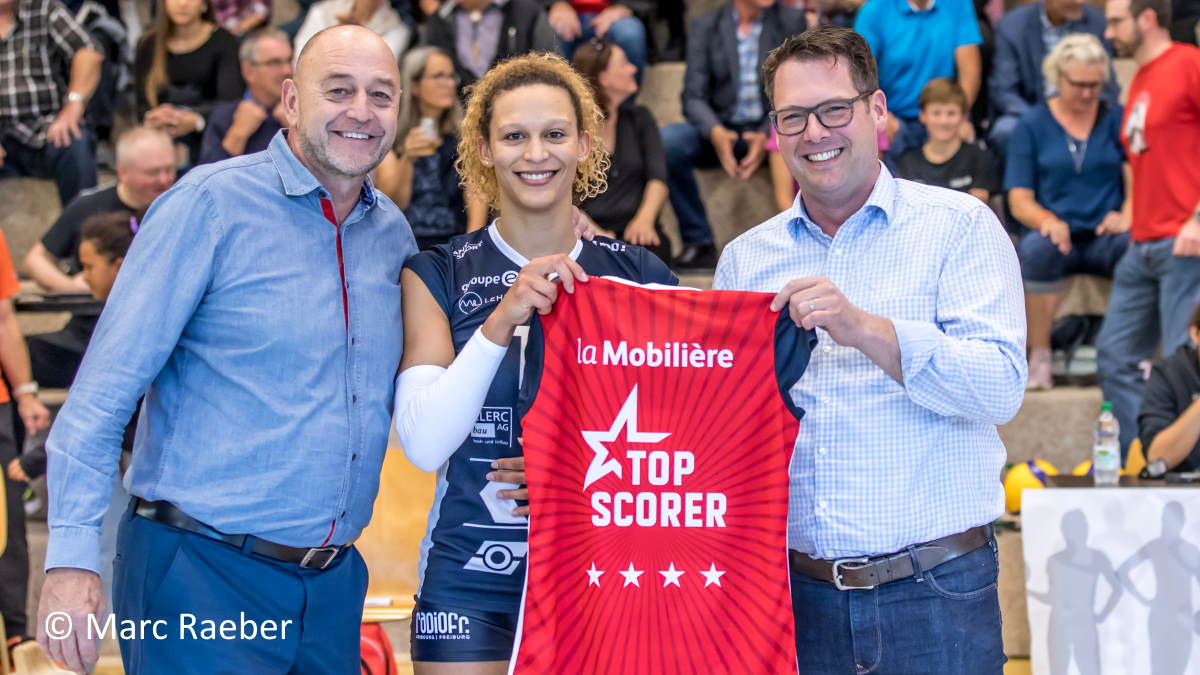 Übergabe Mobiliar Topscorer Shirt 